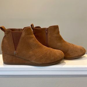 Tom's wedge heel ankle booties, Girls' Youth Size 5